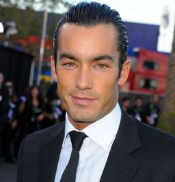 Aaron Diaz